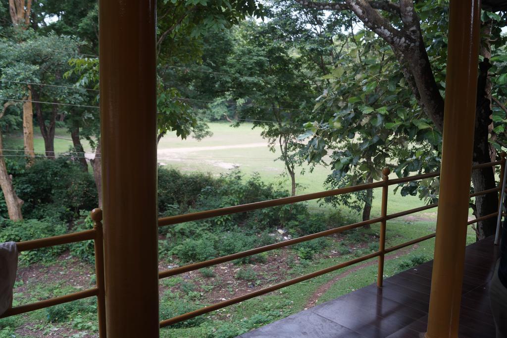 Jungleparadiso Homestay Thekkady Exterior photo