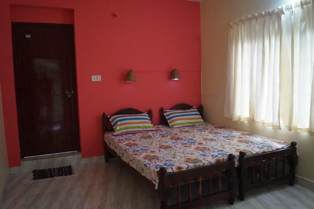 Jungleparadiso Homestay Thekkady Exterior photo