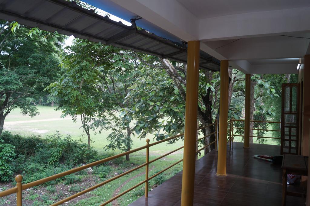 Jungleparadiso Homestay Thekkady Exterior photo