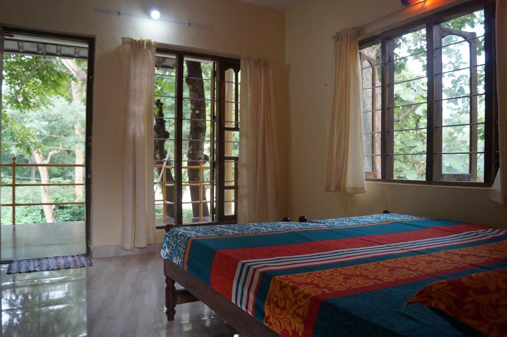 Jungleparadiso Homestay Thekkady Exterior photo