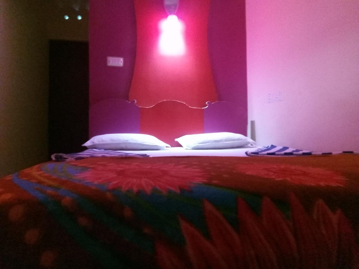 Jungleparadiso Homestay Thekkady Exterior photo